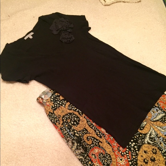 J. Crew Tshirt with Silk Flowers embellishment - Picture 1 of 4